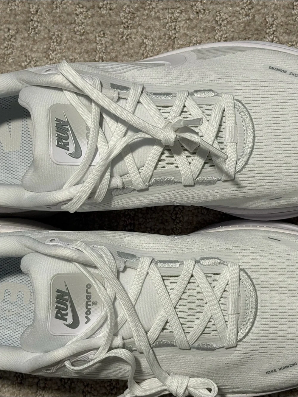 Nike vomero 18 running shoes